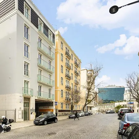 Whome Urban Retreat: Downtown Luxury, Parking, Ac & Elevator Apartment