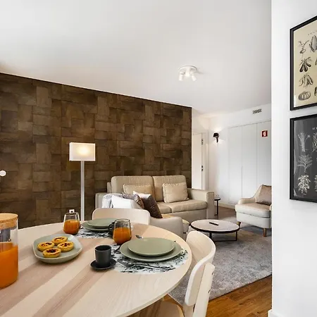 Whome Urban Retreat: Downtown Luxury, Parking, Ac & Elevator Apartment Lisbon
