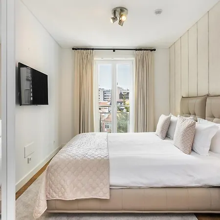 Appartamento Whome Urban Retreat: Downtown Luxury, Parking, Ac & Elevator Lisbona