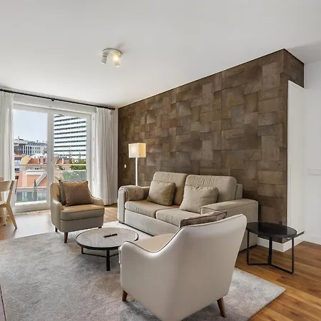 Whome Urban Retreat: Downtown Luxury, Parking, Ac & Elevator * 리스본