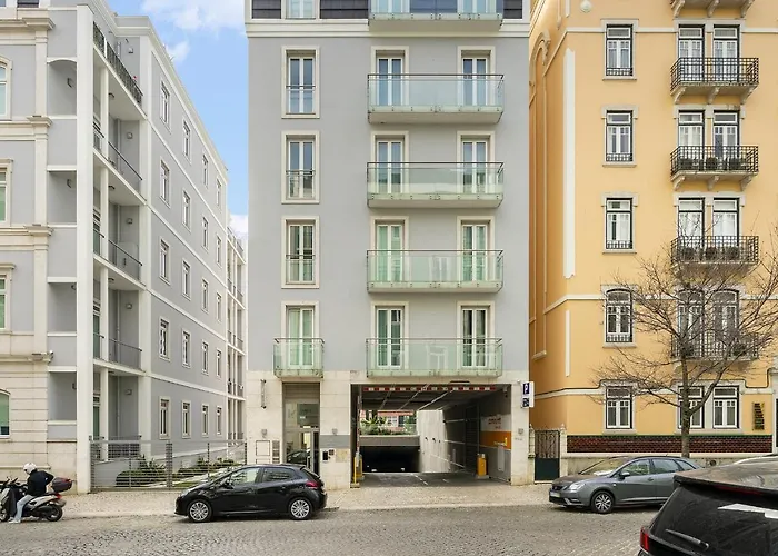 Whome Urban Retreat: Downtown Luxury, Parking, Ac & Elevator